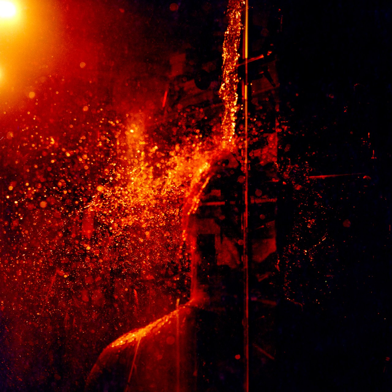 no32;30dec2018; lomo;redscale; c41; voigtlander brilliant - richard;mitm ;frame 7 double; col curve